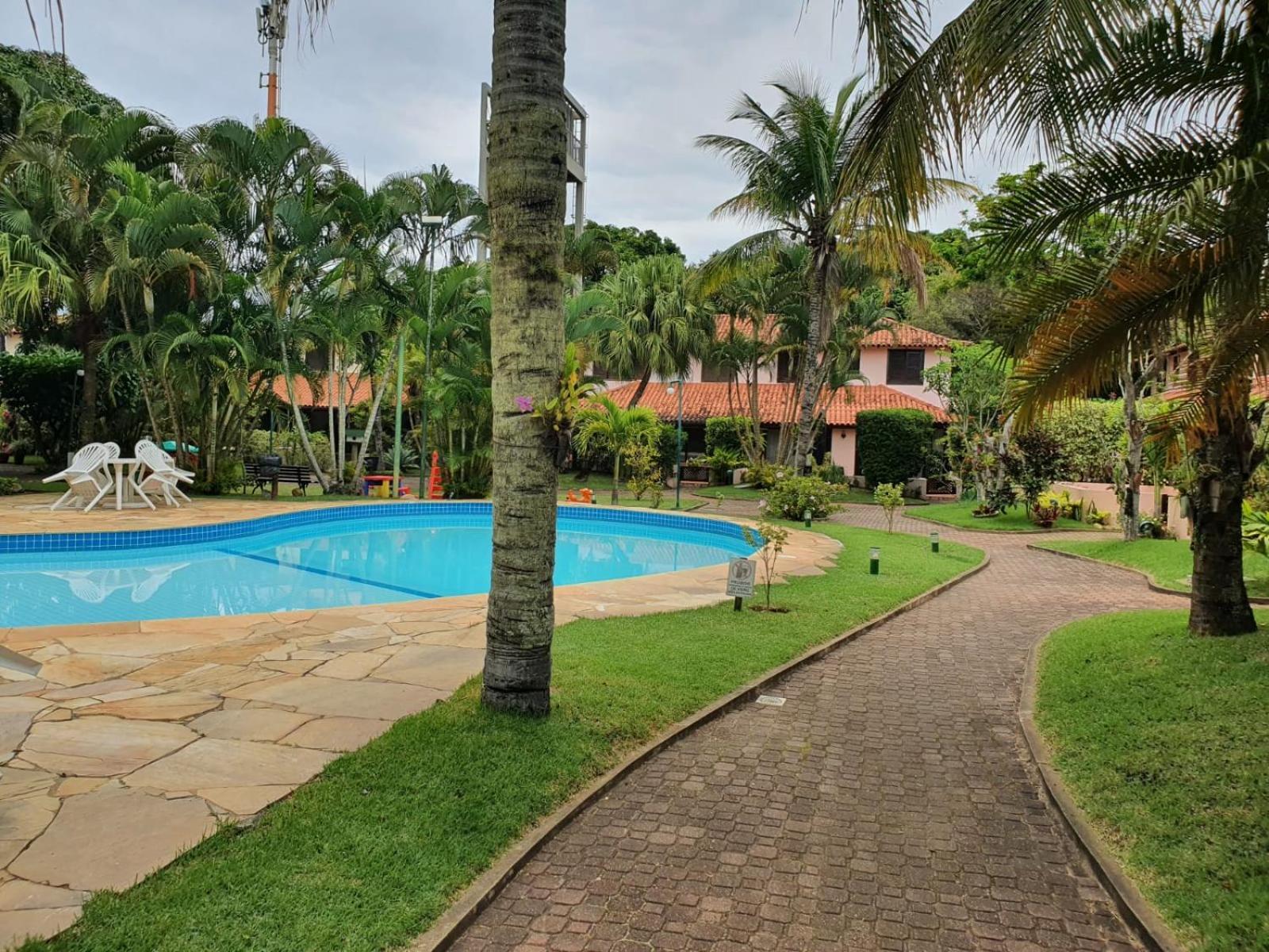 Casa Com 04 Quartos, 200 Metros Da De Manguinhos